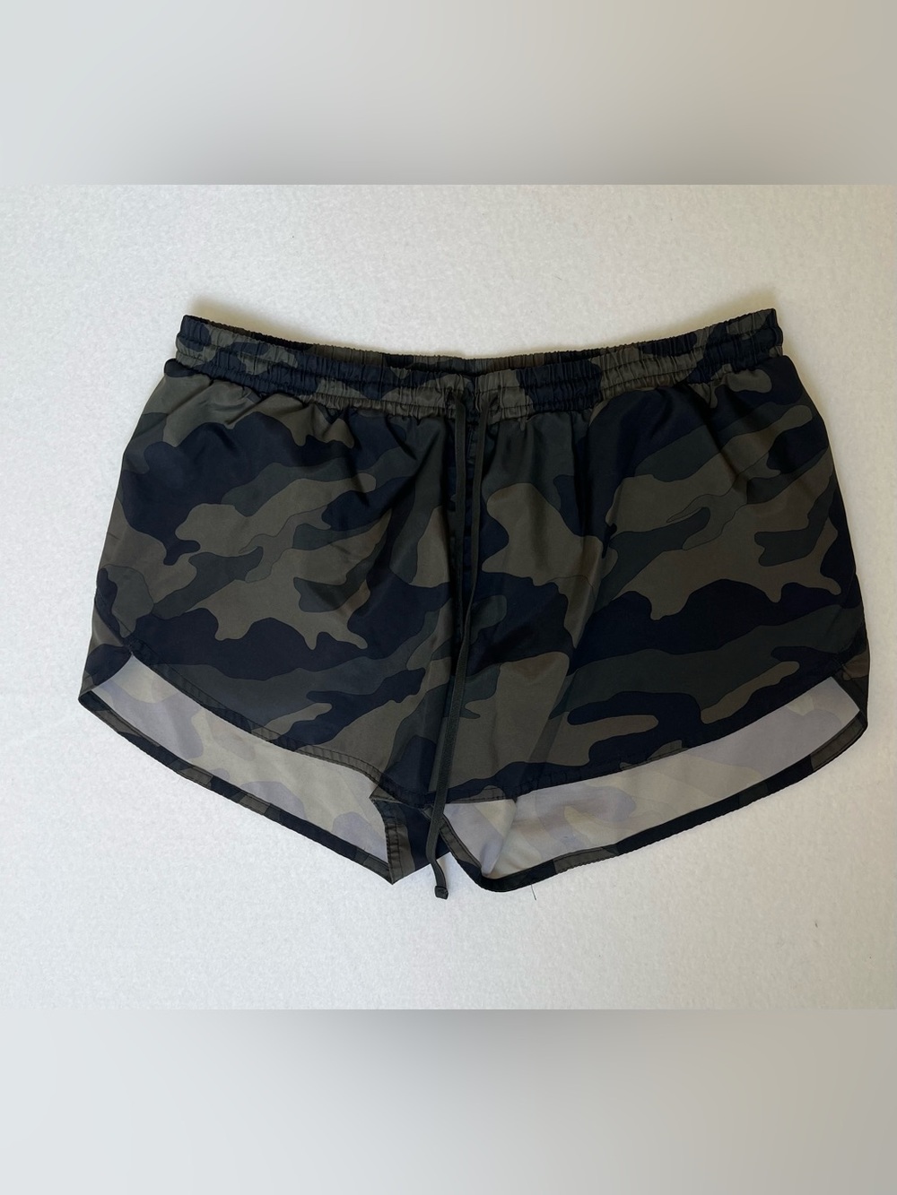 Old Navy Active Women’s Medium Camo Go-Dry Running Shorts Lined Drawstring
